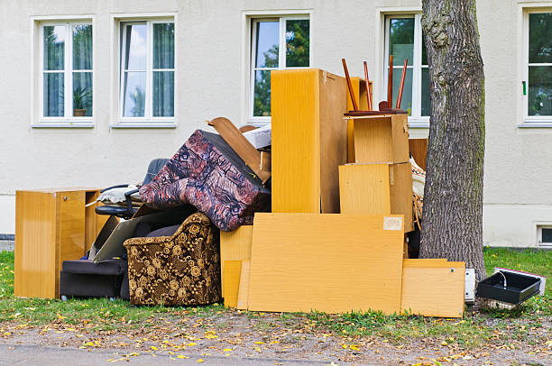 Best Yard Waste Removal  in Circle Pines, MN